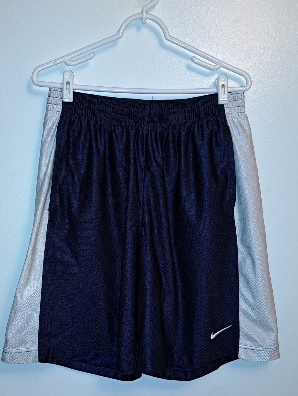 Nike Swoosh Men’s Navy & White Athletic Basketball Shorts